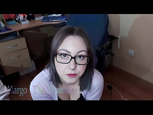 ❤️ Ragazza sexy con gli occhiali succhia il dildo profondamente sulla macchina fotografica ❤ Porno fbal it.killvs.top ❌️❤